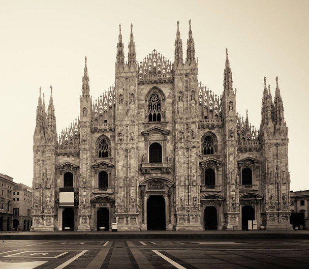 milan catedral praça
 - Foto, Imagem