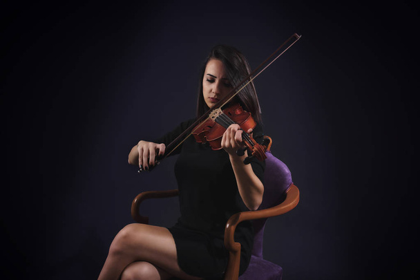 Beautiful Violinist Woman - Фото, изображение