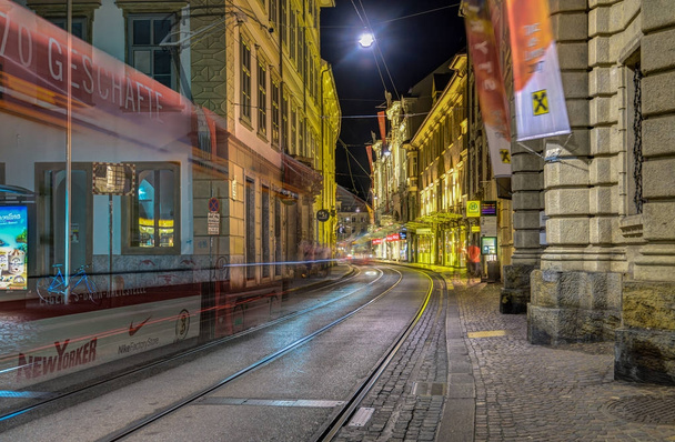 Graz architecture at night - Foto, afbeelding