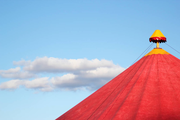 Sirk çadırının içinde yaz - Fotoğraf, Görsel