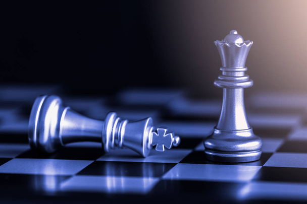 Στρατηγική σκάκι μάχη Intelligence παιχνίδι πρόκληση στην σκακιέρα. - Φωτογραφία, εικόνα