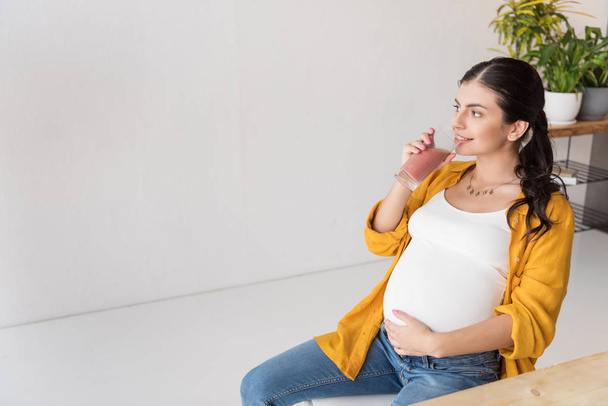 pregnant woman drinking detox - Photo, Image