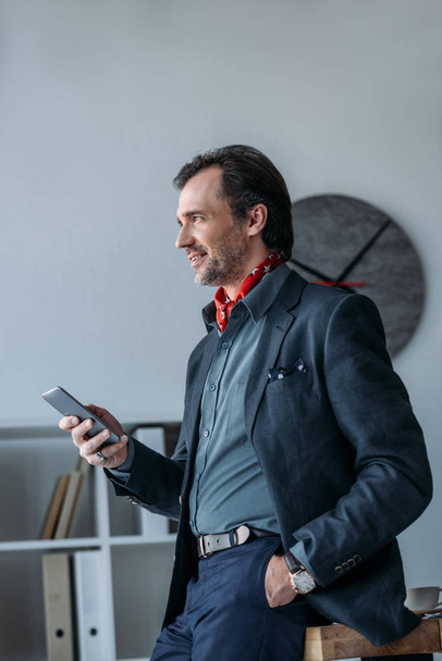 businessman using smartphone - Fotografie, Obrázek