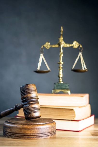 Hukuk ve adalet sembolleri - yasal hukuk kavramı görüntü.  - Fotoğraf, Görsel