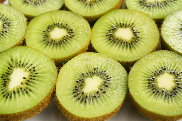 Close up of fresh kiwi fruit  - Foto, afbeelding