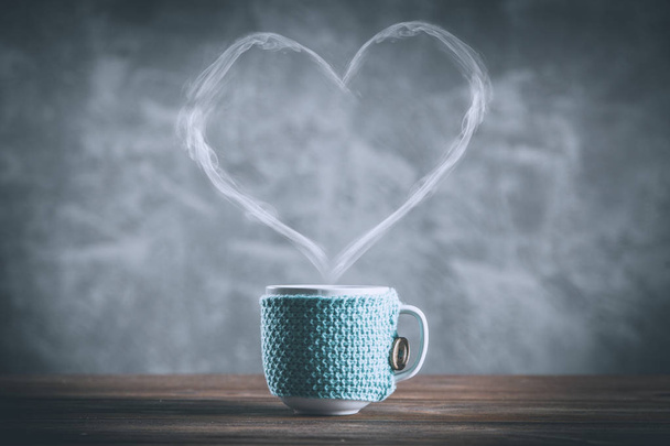 Taza de café con vapor en forma de corazón
 - Foto, Imagen