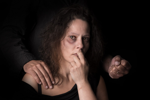 Mujer víctima de violencia doméstica - Foto, imagen