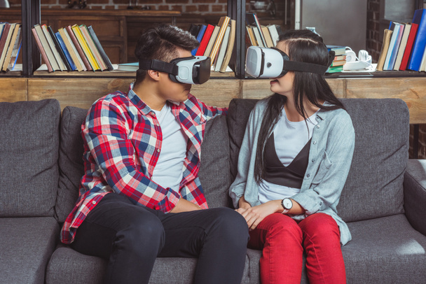 couple using vr headsets - Foto, imagen