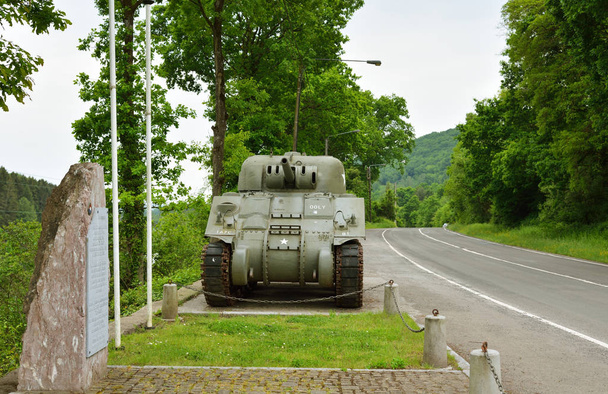 Sherman tanque monumento
 - Foto, Imagem