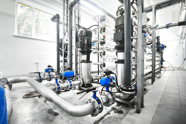 industrielle Wasseraufbereitung und Heizraum - Foto, Bild