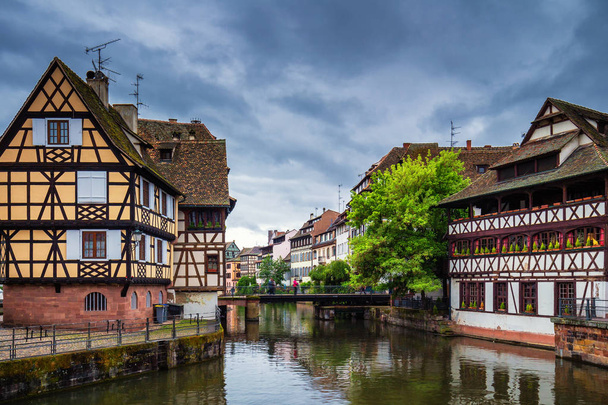 Strazburg'un tarihi kent renkli hous güzel manzara - Fotoğraf, Görsel