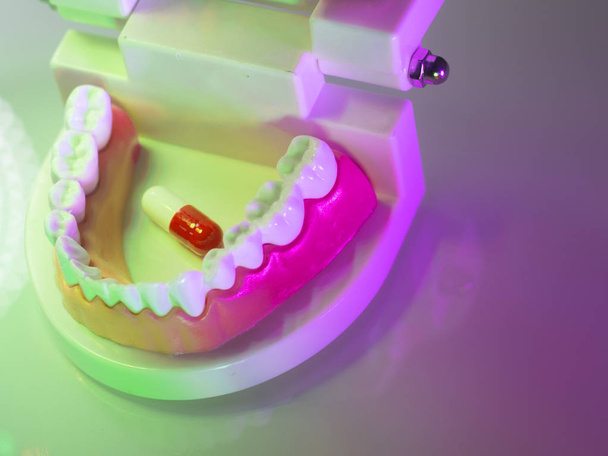 Dental teeth dental pill - Valokuva, kuva