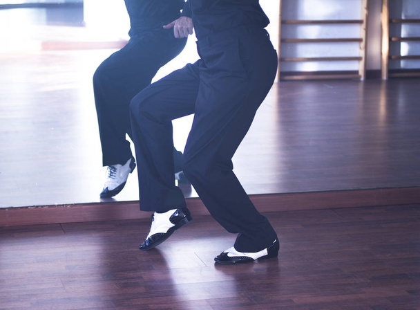 社交ダンス男性ダンサー - 写真・画像