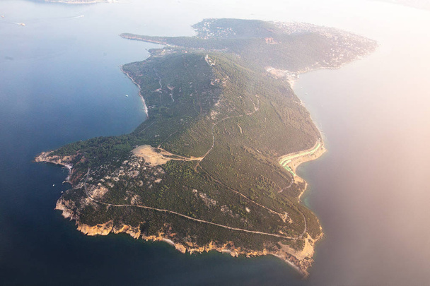 Вид с самолета Стамбульских островов, Турция
 - Фото, изображение