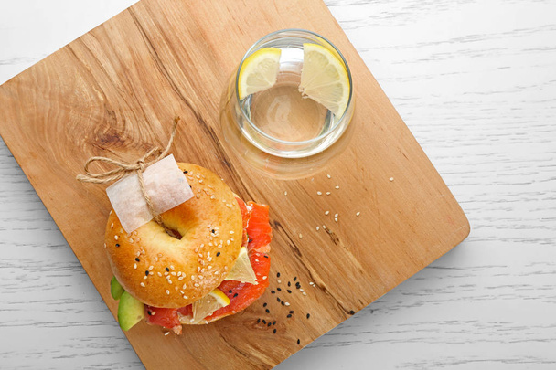 Tasty bagel sandwich   - Foto, afbeelding