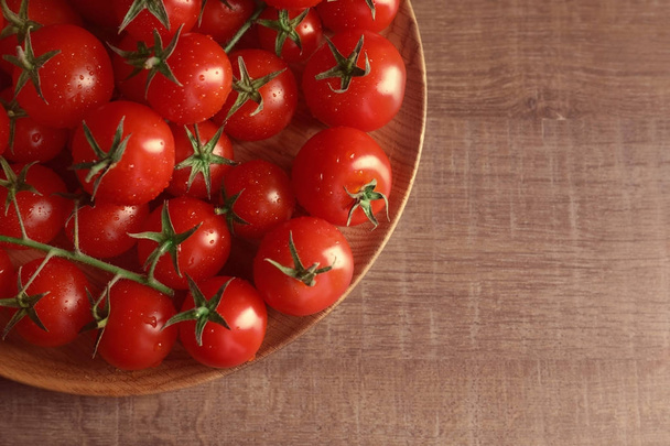 ripe cherry tomatoes - Foto, afbeelding