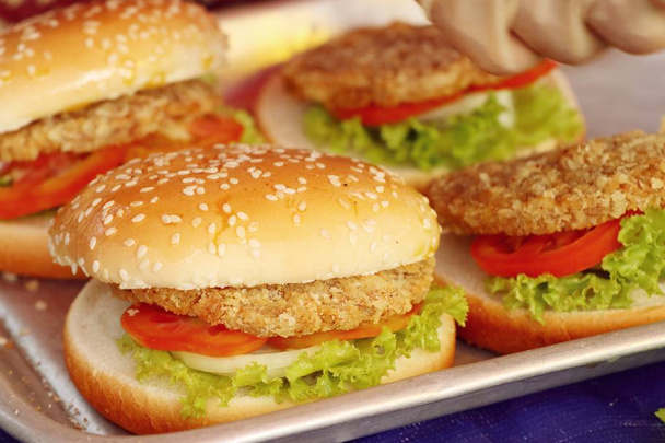 Vepřový hamburger na pouliční stánky s jídlem - Fotografie, Obrázek