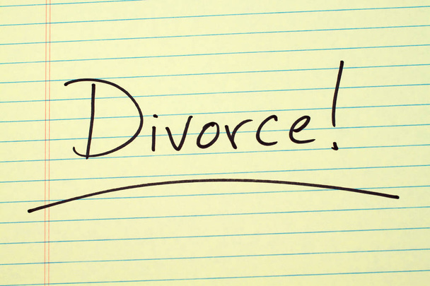 Divorcio! En una almohadilla legal amarilla
 - Foto, imagen