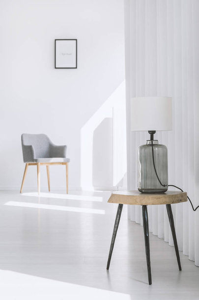 Quarto com design de interiores minimalista
 - Foto, Imagem