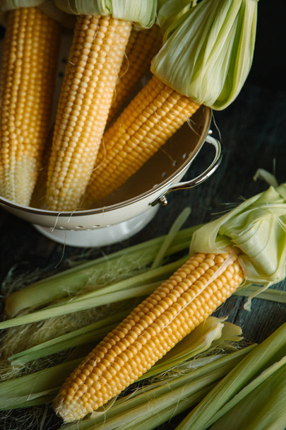 Purified corn in colander - Foto, Bild