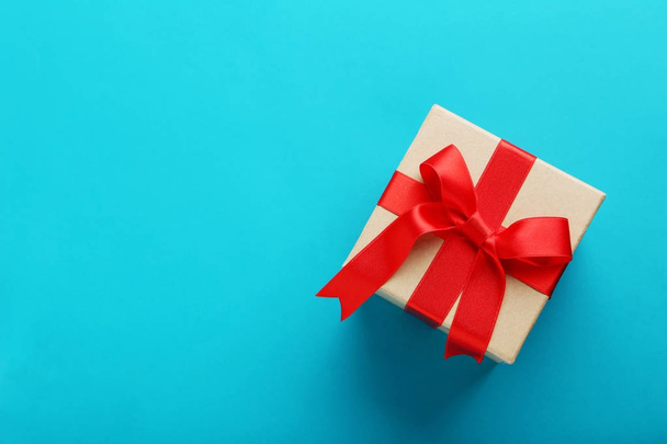 Gift box with ribbon - Foto, immagini