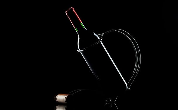 Bottle of wine in black - Foto, Imagem
