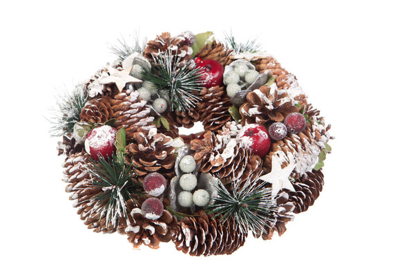 Grinalda de Natal de cones de pinheiro
 - Foto, Imagem