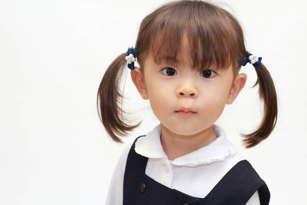 Японська дівчина в офіційну одяг (2 років) - Фото, зображення
