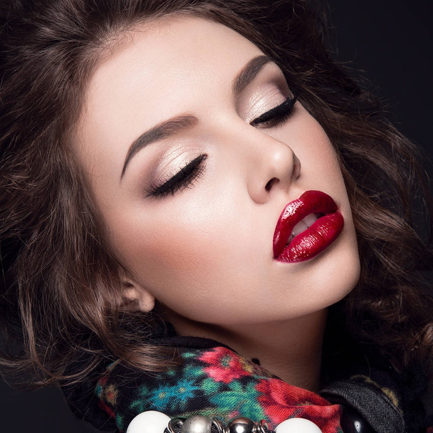 Beautiful woman with red lips - Foto, Imagem
