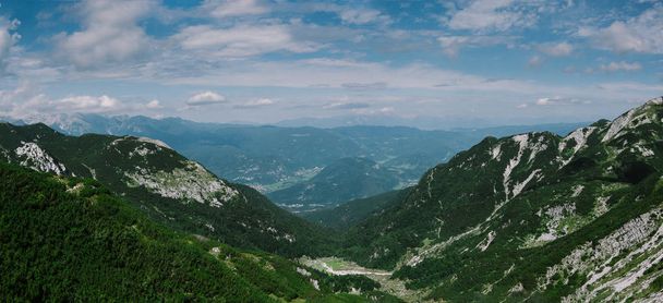 Vista panorámica del valle Planina Suha
. - Foto, imagen