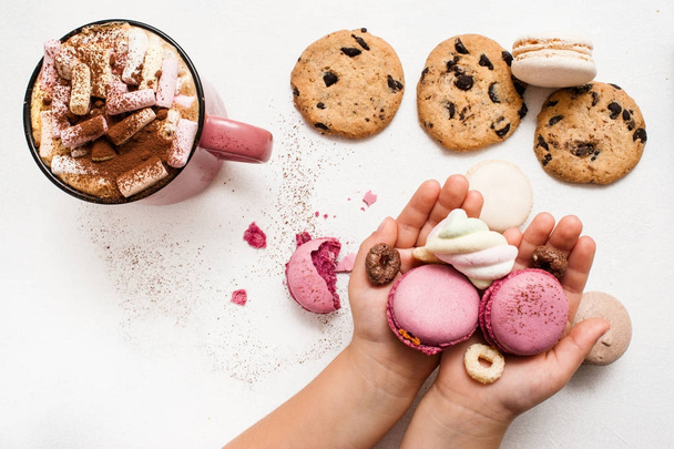 Sweet morning with hot cocoa and favorite cookies - Fotoğraf, Görsel
