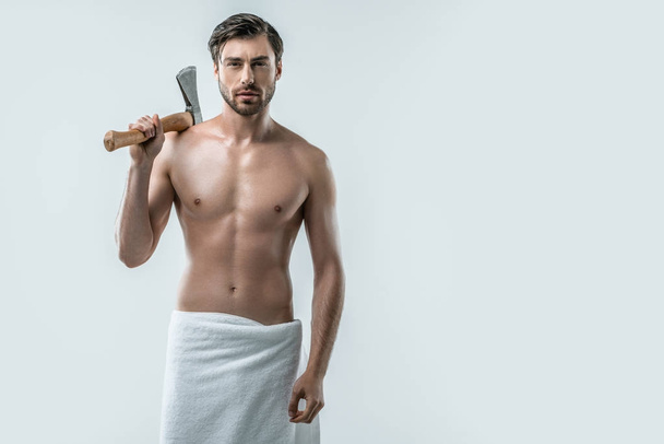 homme torse nu avec hache
 - Photo, image