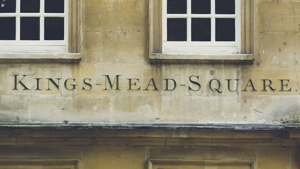 Place Kings Mead sculptée dans la pierre
 - Photo, image