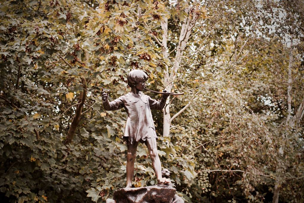 Peter Pan Monument - Foto, afbeelding