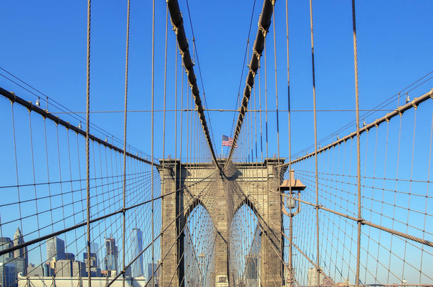 Бруклинский мост
  - Фото, изображение