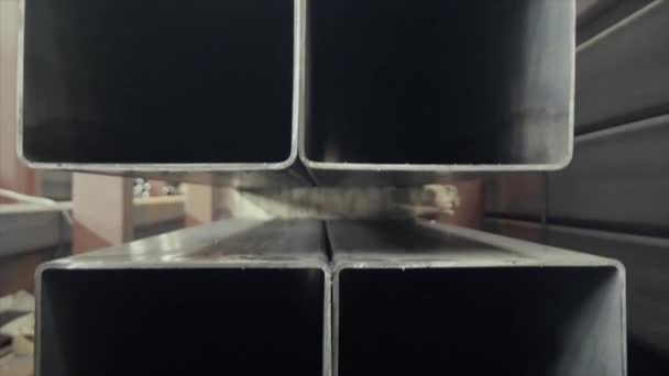 Çelik Boru, yüksek karbon metal tüp arka plan ağır sanayi için kare - Video, Çekim