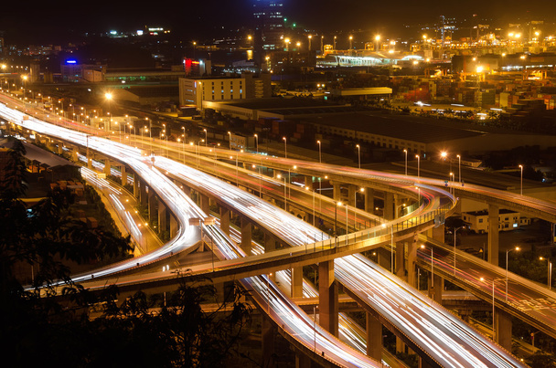 跨線橋橋と夜にピア - 写真・画像