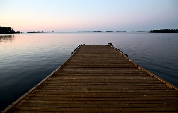 Lago Saskatchewan del Norte
 - Foto, Imagen