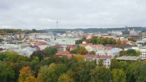Timelapse pohled nad oblast města Vilnius na podzim - Záběry, video