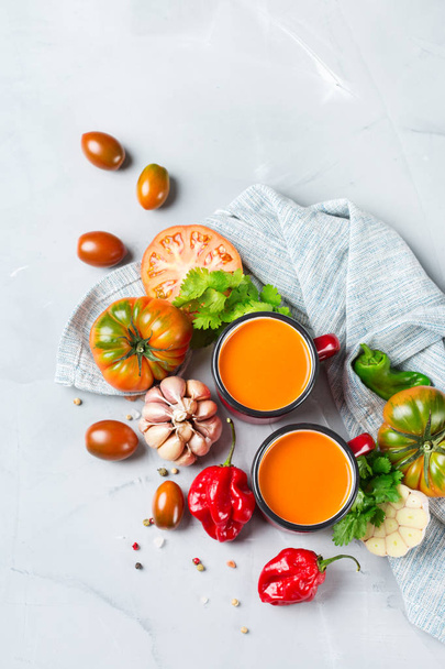 Sarımsak ile domates biber çorbası gaspaço - Fotoğraf, Görsel