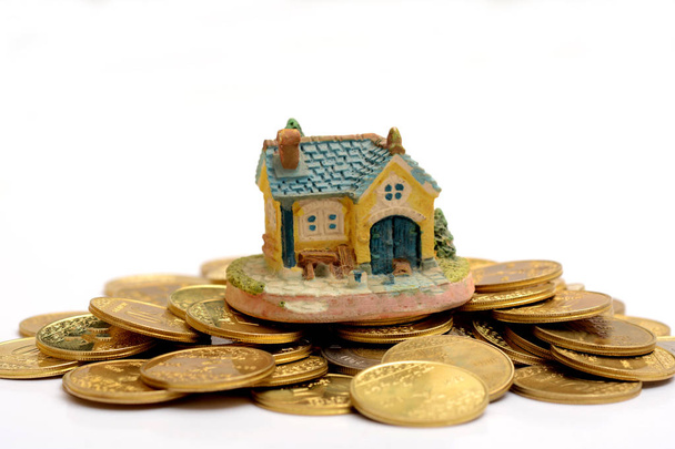 Acheter votre concept Dream House avec Golden Coins pile
 - Photo, image