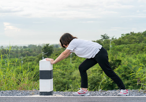 Felkészülés a kültéri jogging nő - Fotó, kép