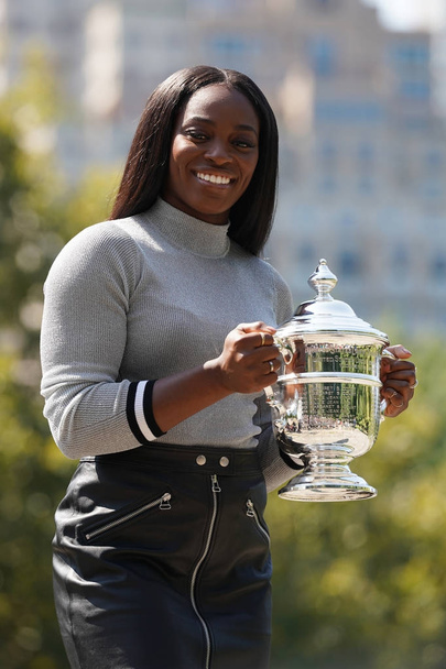 US Open 2017 champion Sloane Stephens of United States posing with US Open trophy in Central Park  - Valokuva, kuva
