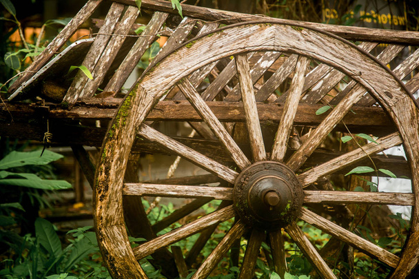 oude houten wagon - Foto, afbeelding