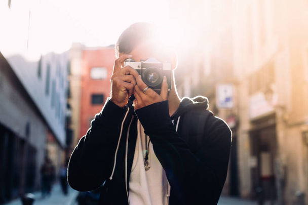 Teenager with makes photograph   - Valokuva, kuva