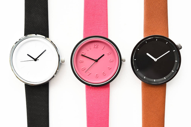 Set van veelkleurige horloges  - Foto, afbeelding