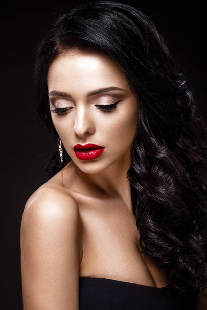 Beautiful woman with red lips - Foto, Imagen