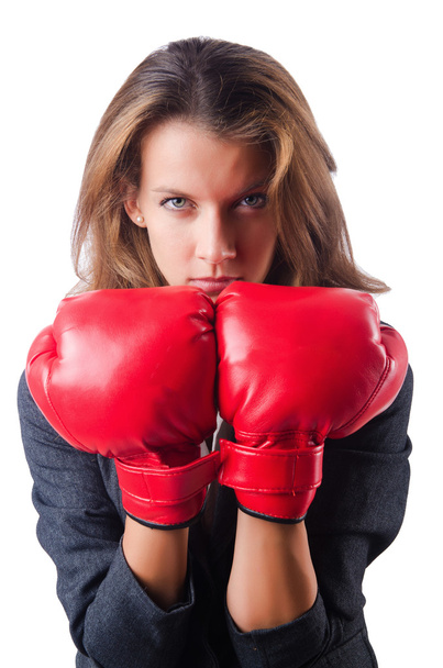 Γυναίκα επιχειρηματίας με γάντια πυγμαχίας σε λευκό - Φωτογραφία, εικόνα