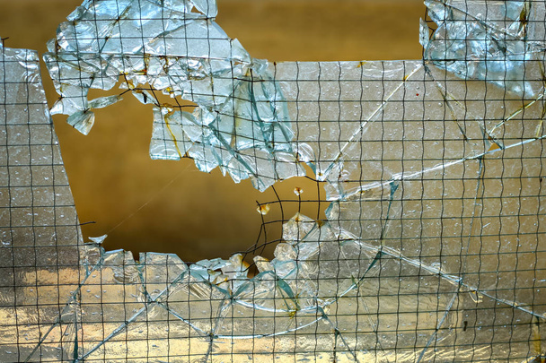 Kırık cam kapı - Fotoğraf, Görsel