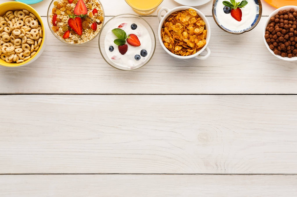 Zdrowe śniadanie posiłki na drewnianym stole kopiować miejsca - Zdjęcie, obraz
